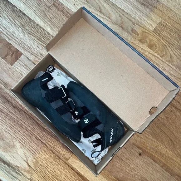 Evolv Defy VTR rock climbing shoes, Charcoal, size 7 - Picture 4 of 5